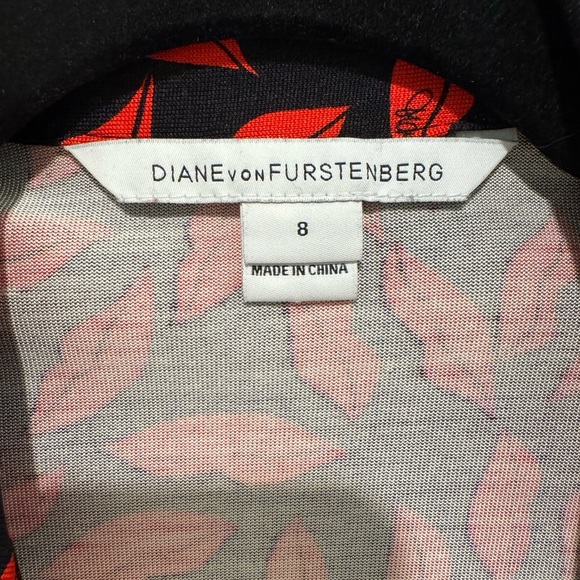 Diane Von Furstenburg Black Silk Jersey Wrap Dress With Red Lips Print - Picture 9 of 14